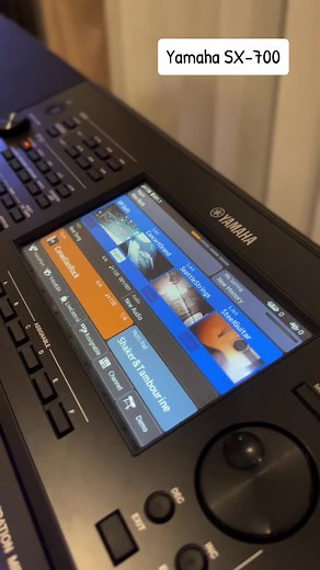 Yamaha SX-700 Keyboard Features and Accessories