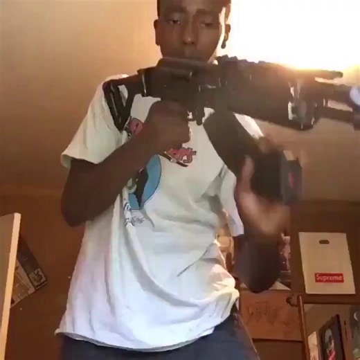 dude flexes gun on livestream and finds out😭☠️