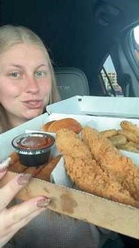 Trying Buffalo Wild Wings appetizer sampler 🤩😋 #bww #buffalowildwings #foodie