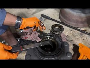 Freightliner M2 drive axle wheel seal and brake shoes replacement