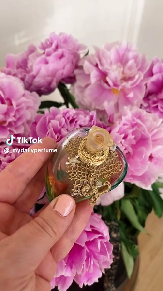 Discontinued gems… why oh why? ~ Decadence by Marc Jacobs ~ L by Lolita Lempicka ~ Love by Chloé ~ Classique Intense by Jean Paul Gaultier ~ Mémoire d’une Odeur by Gucci #perfumelover #perfumetiktok #parfumtiktok #discontinuedperfume #parfum #perfume #designerperfume