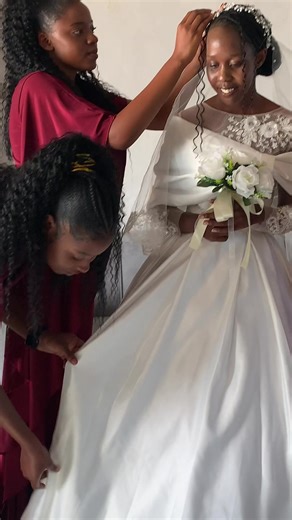 Bridesmaids Show Their Love for the Bride