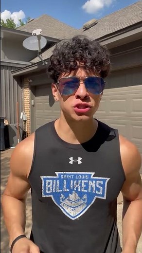 HOW CONOR MCGREGOR BUILT 30 LBS OF MUSCLE 💉🤯