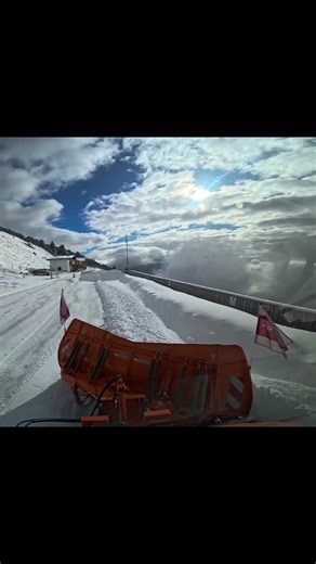 Peaceful ASMR Experience with Fresh Snow Sounds