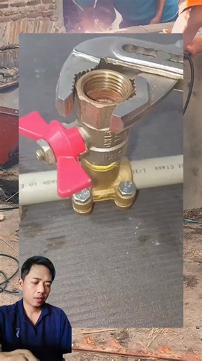install a saddle valve on a pipe for a new water line ​#plumbing #diyprojects #plumbingsolutions #handymantips #waterline #homeimprovement #plumbinghacks #saddlevalve #tools #maintenance #fblifestyle | Mahir Art