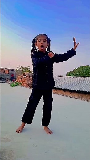 #bacchi ne Kitna pyara dance kiya hai guys aap log jarur dekhe last Tak