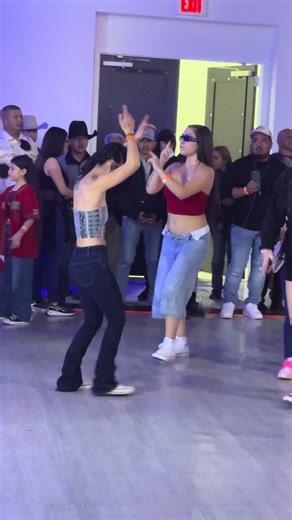 Baila Cumbia: Recuerdos de los 80 y Alegría