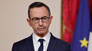 Tensions avec l'Algérie: Retailleau prévient qu'Alger "s'expose à une riposte" s'il "ne respecte pas ses engagements"