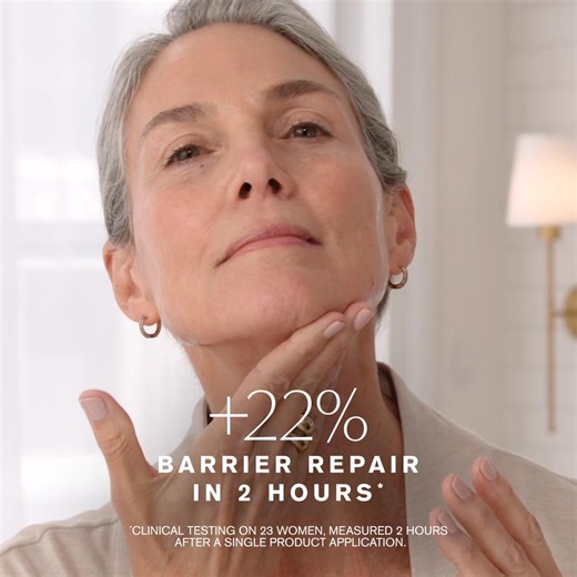 Traveling this winter? Our Mini Advanced Night Repair Serum—with Hyaluronic Acid & other Moisture Boosters—will help keep dullness & dehydration at bay...wherever you go 🧳 | Estee Lauder