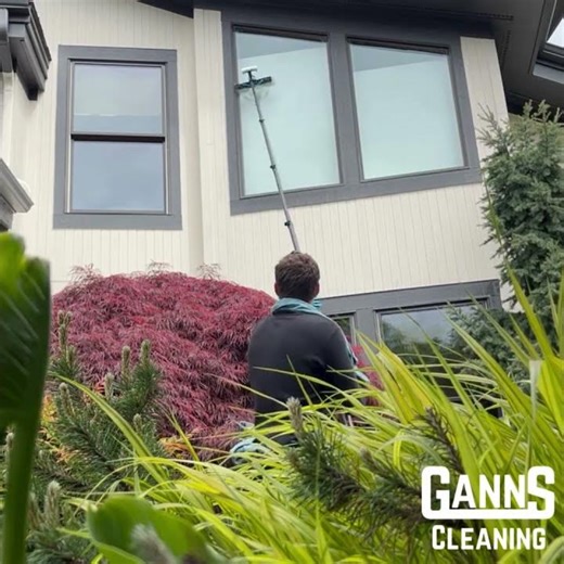 The power of water fed pole cleaning