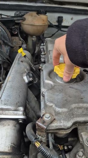 Td5 engine, blowby ?? From cold start, no smoke coming out of oil filler.