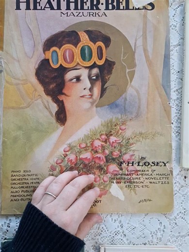 Anastasia L Kilcup on Instagram: "🌷🌸Language of Flowers Collection 🌸🌷 Happy Friday, beautiful people! I am joining Vintage Friday Framed It with a dreamy country garden theme, inspired by a collection of gorgeous antique Valentines Day cards Claim by number. See pinned post for policies and FAQs. 1) 4 + 📦 Piano sheet music with Art Nouveau graphic. Notable wear on cover and edges. 2) 12 + 📦 1978 HCDJ copy of "Kate Greenway's Language of Flowers" Mi