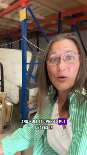 A drop leaf table is the easiest style of expandable table to use 🍽️.