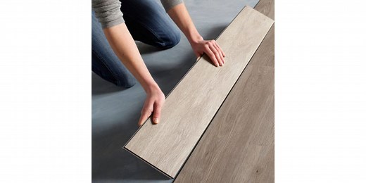 Comment poser des lames vinyle PVC à clipser | Sols | Castorama.fr