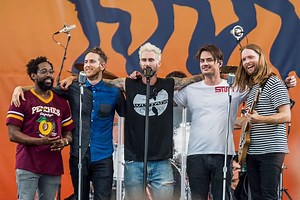 Maroon 5 Pays Tribute to Late Manager with New Album 'Jordi'