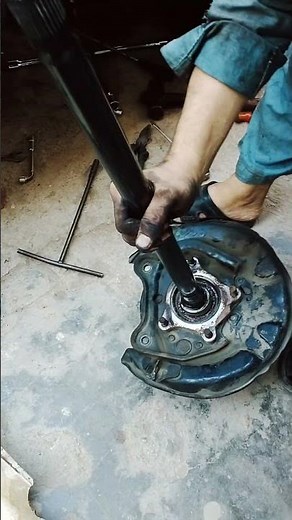 Toyota Prado tx rear wheel bearing replace #shortvideo