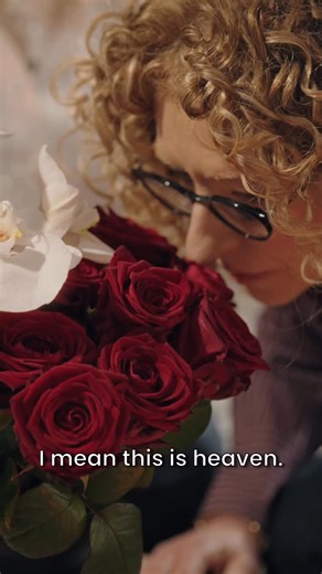 Kelly Hoppen CBE on Instagram: "In my new @marksandspencer Valentine’s Day bouquet, you’ll find the most beautiful red roses – bold, romantic and completely timeless, paired with stunning white orchids that elevate any space. It’s classic romance with a modern twist. Very me! I was also delighted to be joined by M&S floral expert Kathryn, who shares her top tips to help your flowers look their best for even longer. With free nominated day delivery and presented in my chic Flower Market boxes, it