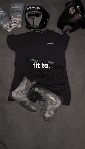Fit to ig #fyp #explorepage #explore #viral #expensive #boxing🥊 #mexican #nike #skimask #mentalhealth #depression #boxraw #winning #hyperko #cletoreyes #sting #stingheadgear #boxraw #her #love #iwantuback #ok #sad