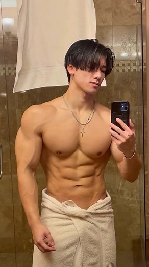 chao on Instagram: "morning physique 🥱 #gymlife #bodybuilding #anime #explore"