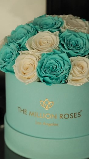 Rózsák és Stílus: MINT ZÖLD SÜEDE és Különleges Virágok