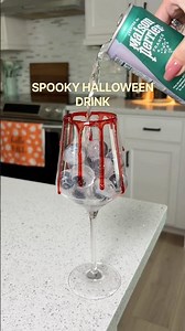 Spooky Halloween Drink 👻🩸👀#halloween #drinks#halloweendrinks #spookyseason #drinkasmr