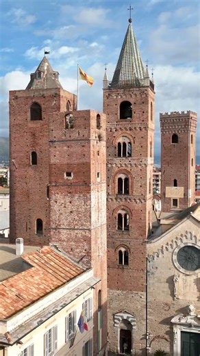 46K views · 236 reactions | Albenga, situata al centro di un’ampia...