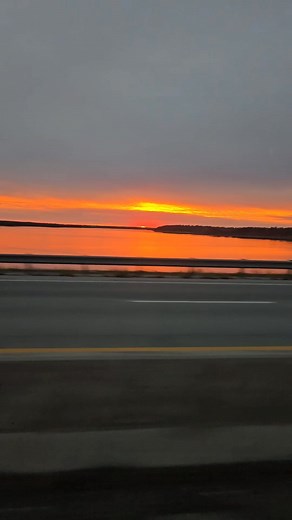 What a gorgeous sunset over Lake keystone. Wow #Holiday sunset Beautiful #weather #Thanksgiving | Lyndon Cottingham