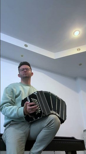✨ Yann Tiersen – La Valse d’Amélie | Magical Bandoneon Performance 🎠💫