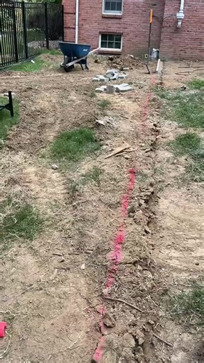 Digging_a_Plant_Bed_Edging_Trench