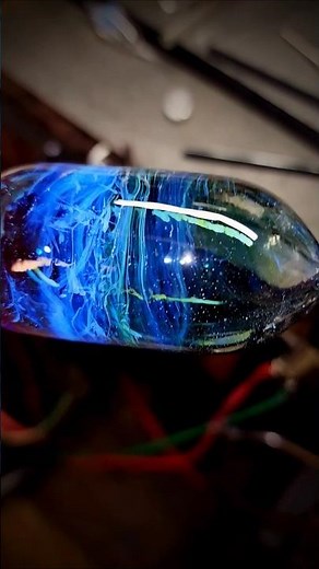 blow in- borosilicate glass technique for clear coating color #borosilicate #glassblowing #glassart