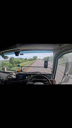 921 reactions · 31 comments | Arriving at Lebombo border operating volvo 520hp #viewers #highlight #view1m #highlightsシ゚ #SothAfrica #Mozambique #lebombo #KHAKHATA #truckerslife #vlog | Struggle Captain | Facebook
