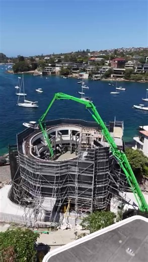 At Synergy Access & Scaffolding, we are a one-stop shop. From design and engineering through to supply and final sign-off, supporting our clients from start to finish. For this curved building, our Ringlock scaffold system was used to deliver seamless, edge-to-edge protection that follows the structure’s form, while our Super Slim Soldiers provided internal back-propping, allowing new slabs to be poured with precision. #construction #foryoupage #designbuild