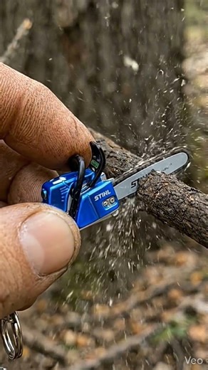 Small STIHL chainsaw that really cuts! #minichainsaw #wood #tooltest #woodworking #chainsaw #tools