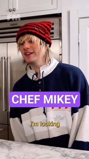 Michael Clifford cooking... sort of 🤪 #5sos #funny #food