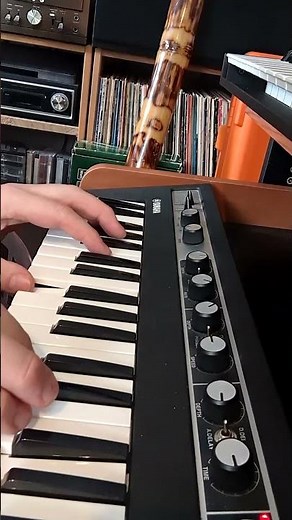 DEMO / YAMAHA REFACE CP - Bells Sound 5 / Effects: Analog Delay and without