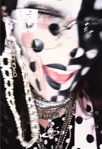 Exploring Polka Dot Art Techniques