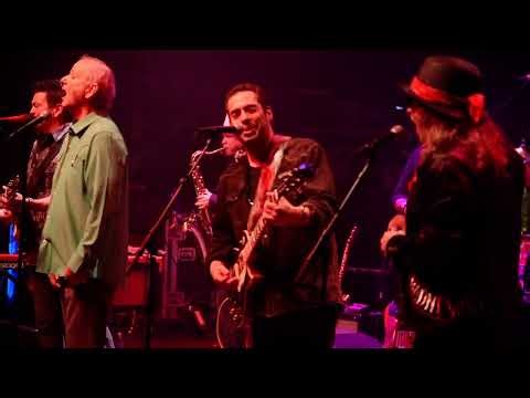 Watch Bill Murray kick off his US tour with covers of Bob Dylan and The Kinks songs