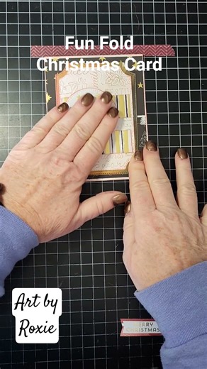 Fun Fold Christmas Card. Easel Card that is quick and has minimal stamping. #funfoldcard #easelcard