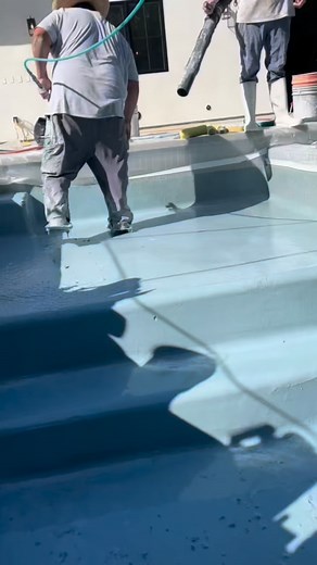Detailing the surface to ensure the coating lasts longer. #custompool #waterpool #pebbletech #waterdesignpool #swimmingpoolconstruction #swimmingpoolconstruction | Water Design Pool Plaster Inc.