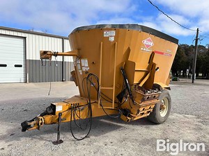 KUHN Knight 5042 Vertical Maxx Mixer Wagon | Agriculture