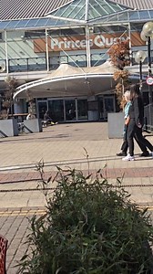 41K views · 492 reactions | A fine spring Friday afternoon in Hull today as the city gears up to be divided for tomorrow’s big clash: Red & White vs Black & White. Who are you backing? Looking forward to videoing the whole day tomorrow for this page –  #Hull #HullDerby #RivalryDay #HullFC #HullKR #UpTheRobins #COYH #RugbyLeague #EastVsWest #HullCityVibes #HullAndYorkshireDaily #MatchDayContent #LocalDerby | To Hull and Back | Facebook