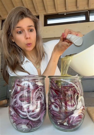 Quick and Easy Pickled Onions Recipe
