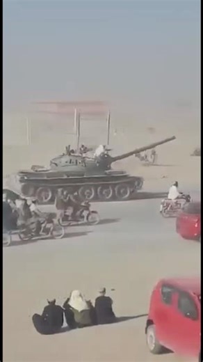 Taliban T-54 tank spotted on its way to the Pakistani border