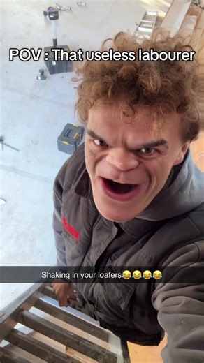 You keeping him on?😭😭 #useless #labourer #snapchat #tradesman #comedy