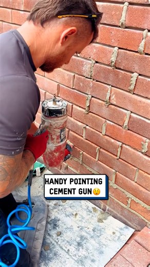 The cement gun is so satisfying 🤩🔫 #fblifestyle | UNILAD Tech