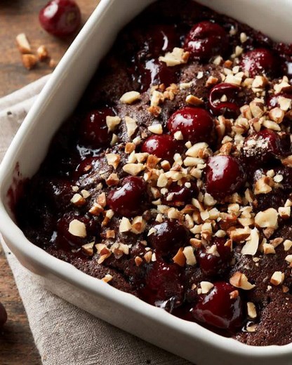 2.6K views · 3 comments | 'Dessert done in one dish'—Just 4 ingredients. I bring this to every party because it disappears fast.. Full recipe   | Betty’s Country Cooking | Facebook