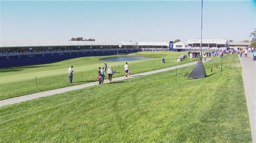 Golf pros from across US learn advanced techniques at Torrey Pines event