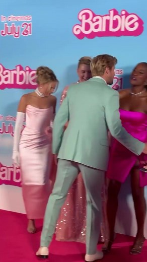 37K views · 160 reactions | Le cast’ incroyable de #Barbie s’est retrouvé à Londres  RDV le 19 juillet au cinéma  | Purebreak | Facebook
