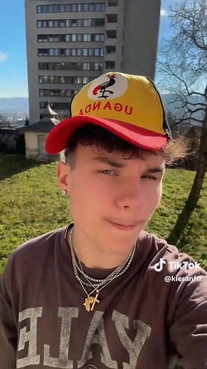 Sara Wa Alienskin on Reels