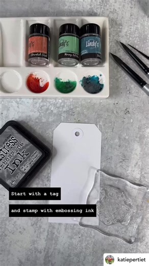 Sharing creative tag making with KatiePertietDesigns stamps and ephemera from Arden Creative Studio along with some Lindy's Gang magicals! ✨ A perfect match! Palette linked in her Instagram bio 👉 https://www.instagram.com/reel/DKwtQNrgwqD/?igsh=OWo3Z3ZycmptOGI1 #artjournalpages #mixedmediajournal #creativejournal #katiepertietdesigns #vintageartistry #cardmaking #creativetag #mixedmediaart | Creative Scrapbooker Magazine